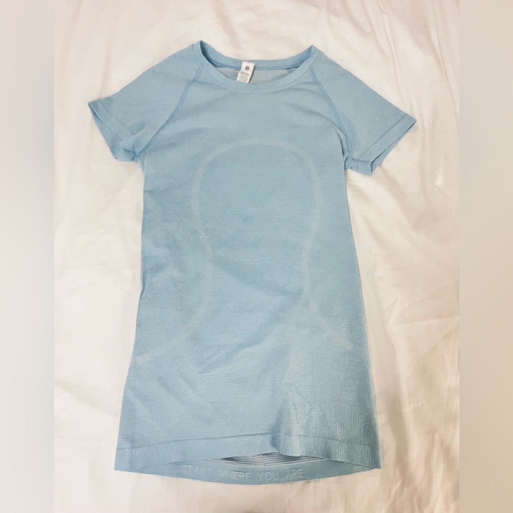 RARE Lululemon Swiftly Tech 2.0 Short Sleeve *Sparkle Size 4 Hip-length Top